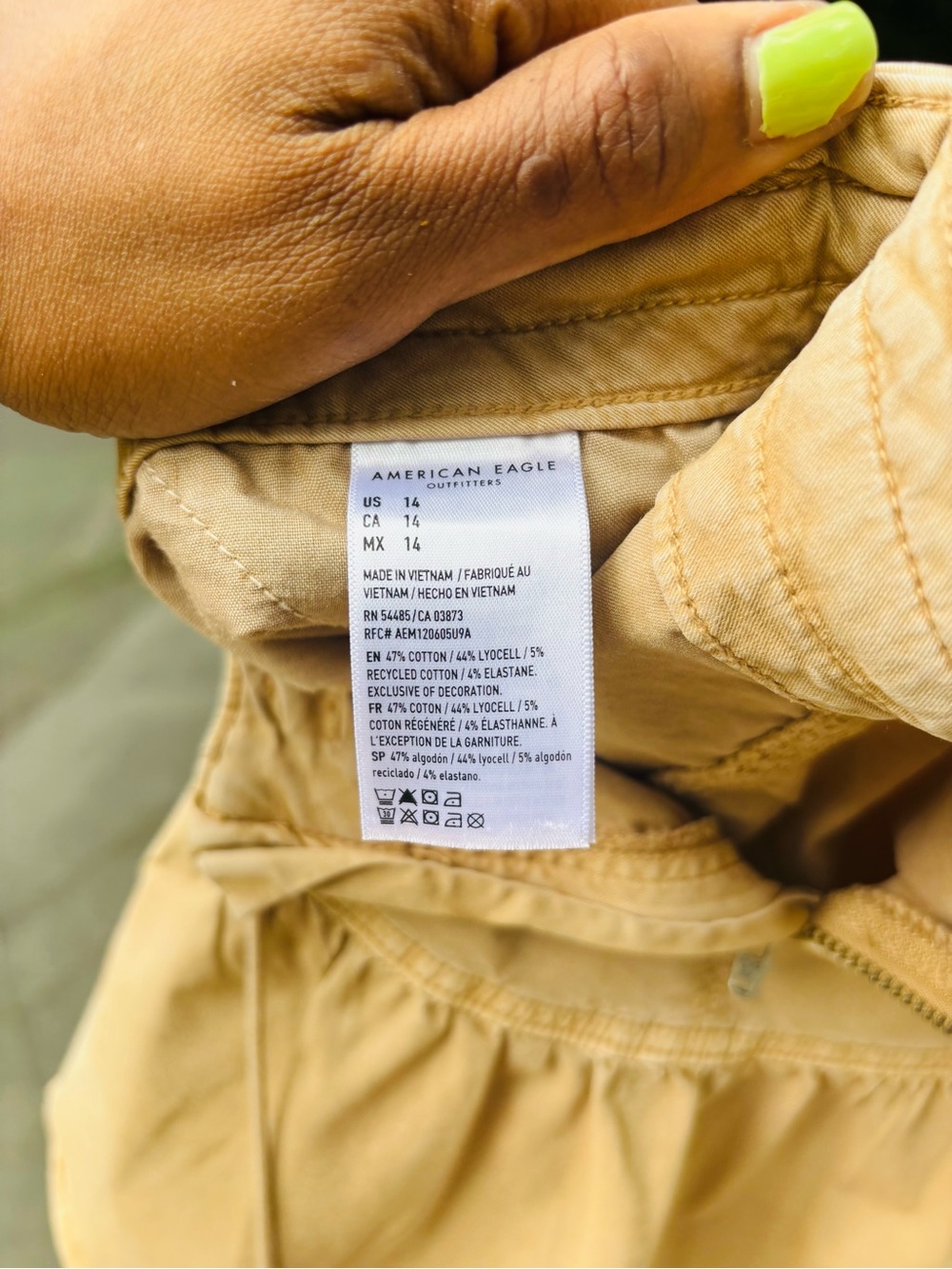 🤎American Eagle🤎Miniii ruffle skirt. - Picture 3 of 5